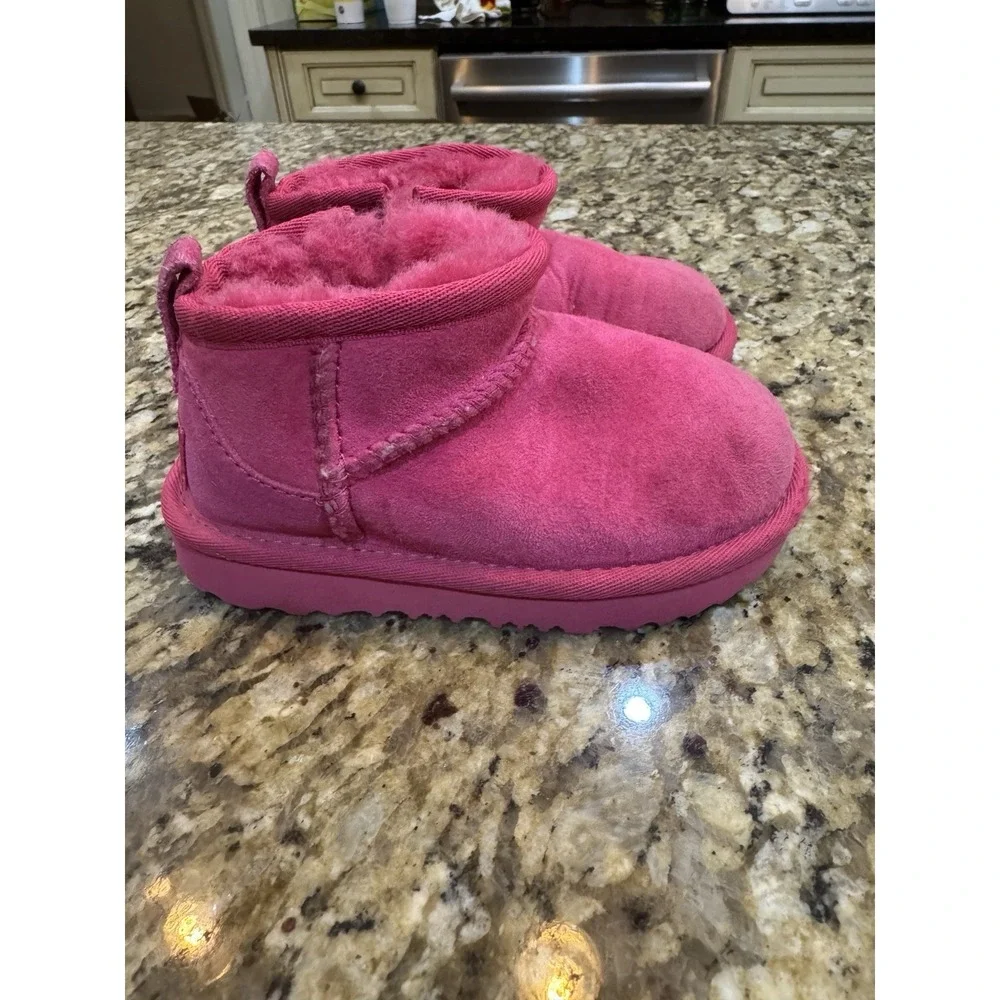 UGG Kids' Classic Ultra Mini Boots Bright Pink Size 8